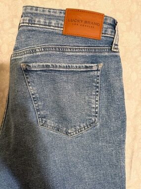 Lucky Brand Light Blue Denim Jeans with Leather Waist Patch
